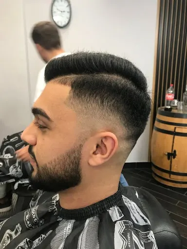 Studio fryzjerskie i kosmetyczne "WIKTORIA" Błażej Adamus & Barber Shop - Częstochowa